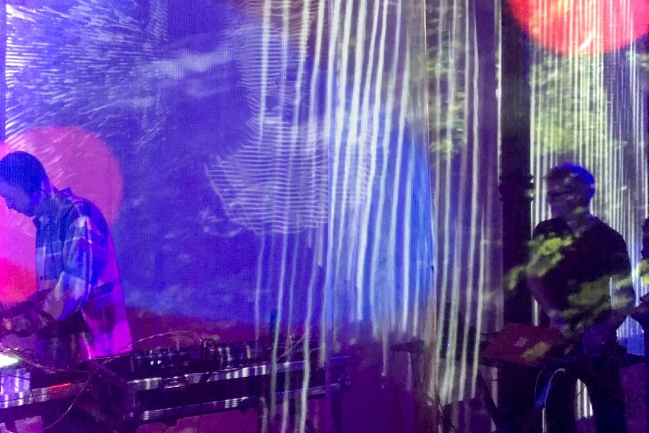 microB - Chapter I - Eichhorn & Eureka - Visuals by Jo Jacobs